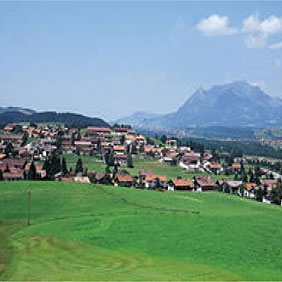 Der Grünten wacht über uns.