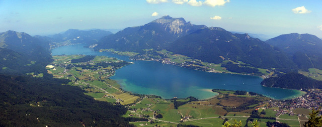 Gipfelblick über Wolfgangsee zum Schafberg