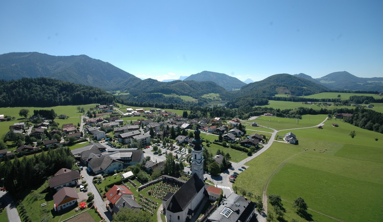 Faistenau mit dem Strumberg im Hintergrund