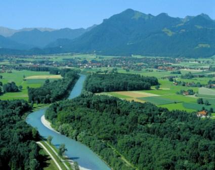 Blick über Tiroler Ache ins Achental