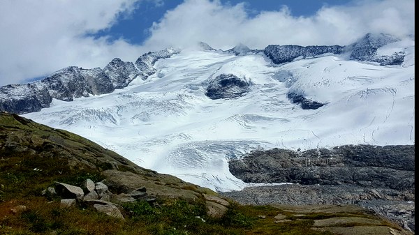 Großvenediger Nordgrat und Westgrad Sommer nach leichtem Schneefall August 2017