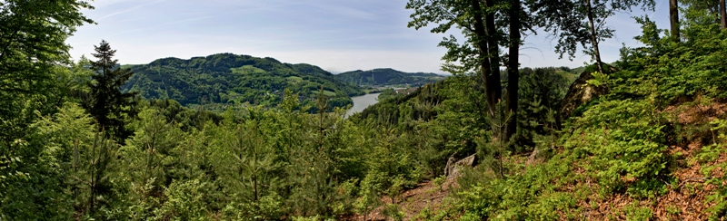 Blick vom Dichterstein in das Donautal Richtung Grein