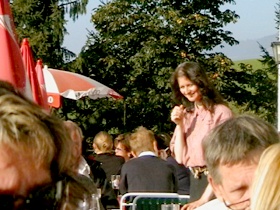 Wirtin im Gastgarten