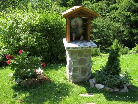 Marterl beim Haus