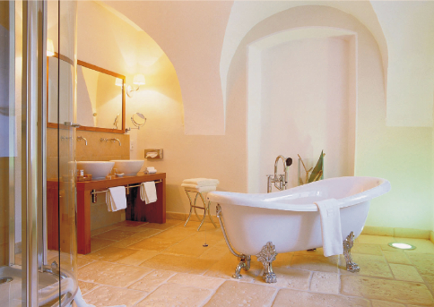 Hotel Schloss M\u00fchldorf - Zimmer (Bad)