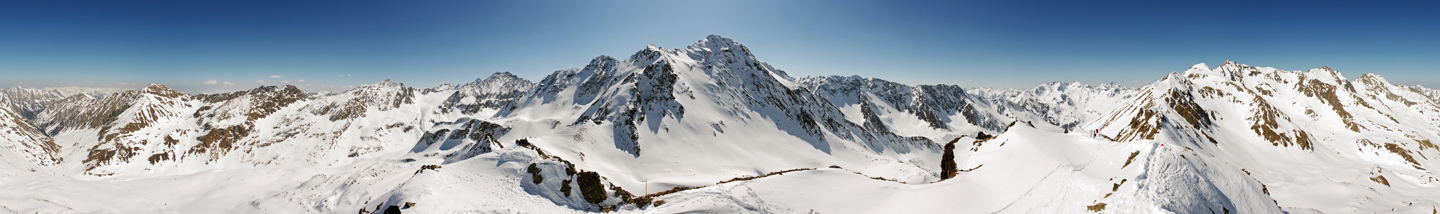 Gipfelblick zur Gubenwand und Roßkarscharte.