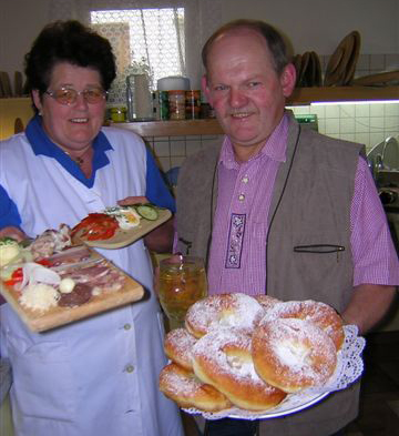 Mostschenke Huemer Krapfen