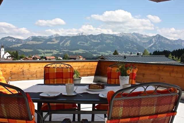 Großer Terrassen- Balkon mit Panoramaaussicht