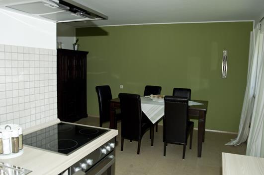 Küche mit Ceran-Kochfeld