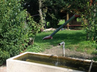 Spielplatz mit Brunnen