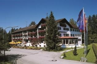 Hausansicht-Sommer-300dpi