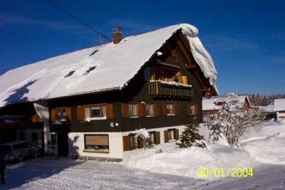 Hausansicht im Winter