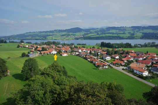am Ortsrand von Moosbach gelegen