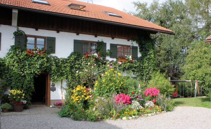 Bauernhaus mit Ferienwohnung