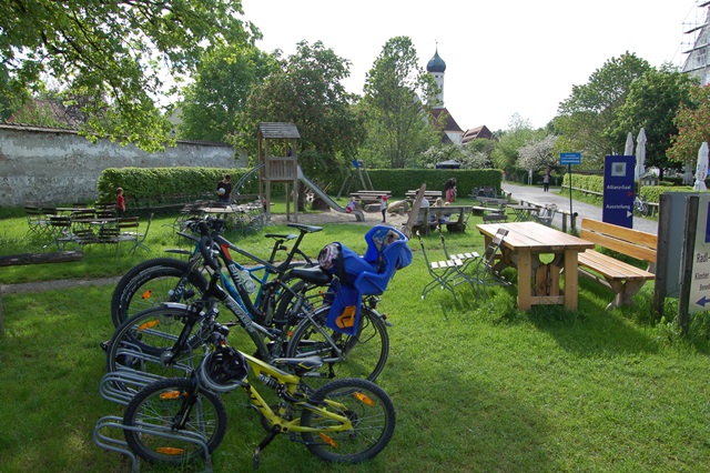 Idealer Pausenort - Biergarten Kloster Benediktbeuren