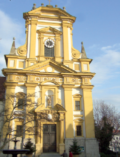 Auf unserem Weg liegen sehenswerte Kulturdenkmäler wie diese Kirche.