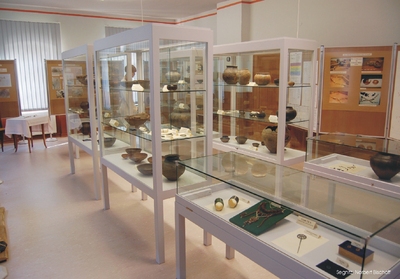 Gräberfeldmuseum &quot;Alte Schule&quot; in Segnitz.