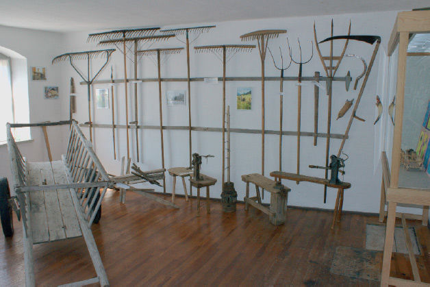 Landwirtschaft: Graskarren, landwirtschaftliche Geräte