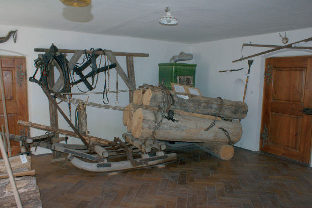 Forstwirtschaft: Baumschlitten