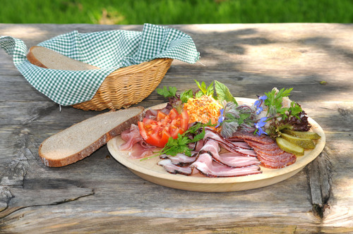 Inzell - Brotzeit auf der Alm