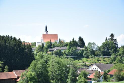 Ortsansicht mit Kirche in Stubenberg