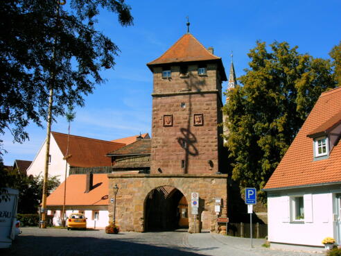 Das Stadttor in der Stadtmauer der Stadt Wolframs- Eschenbach.
