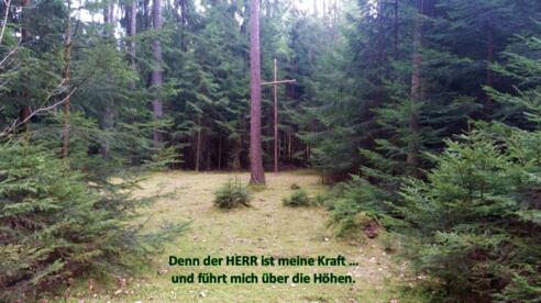 Waldkreuz im Pfarrholz