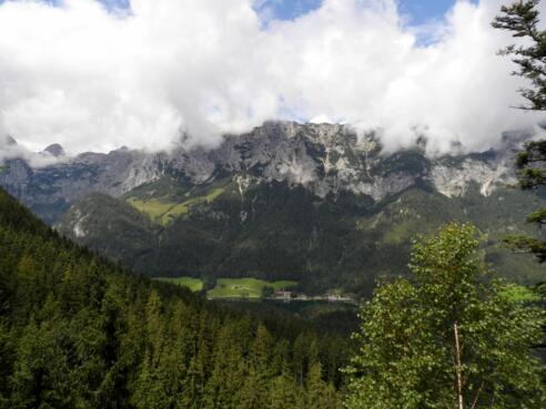 Wunderbare Aussicht auf den Hintersee und die Berge im Nordwesten