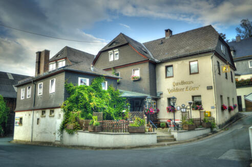 Gasthaus &quot;Goldener Löwe&quot; unterhalb der Burg Lauenstein