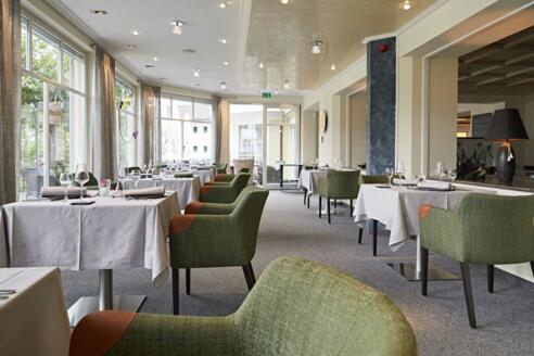 rosenstock_lobby_rest_07-20-45-003