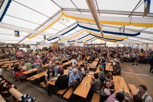 Großer Scheidball im Festzelt in Obermaiselstein