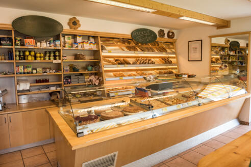 Großes und vielseitiges Sortiment an Backwaren in der Dorfbäckerei in Obermaiselstein