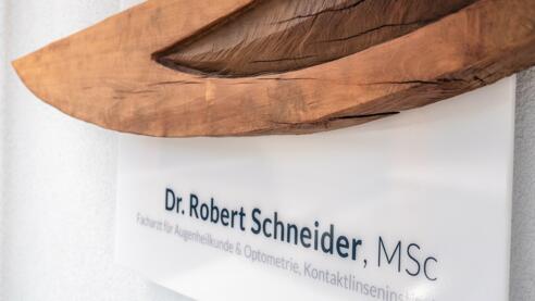 Augenarzt Dr. Schneider