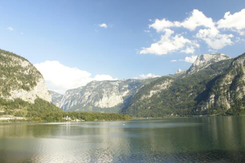 Hallstättersee mit Bergpanorama