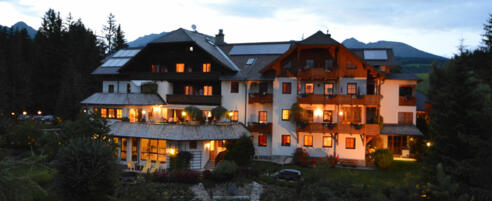 Hotel-Gasthof Häuserl im Wald