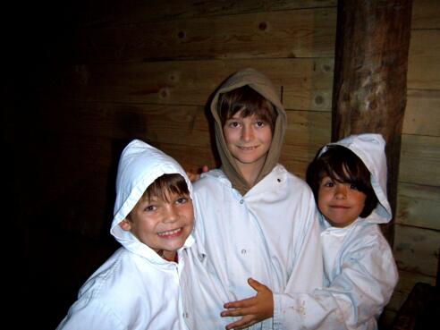 Kinder im Salzbergwerk 