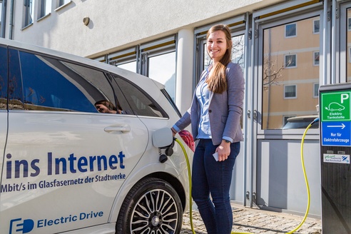 Elektro-Tankstelle auf dem Parkplatz der Stadtwerke Bad Reichenhall