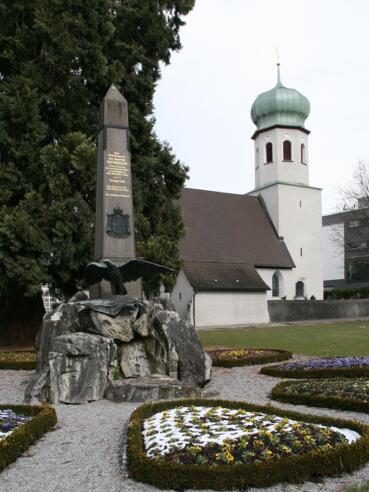 Sankt Peterskirche und Friedhof