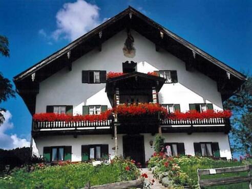 https://images.im-web.de/objekt_pics/obj_full_28887_001.jpg