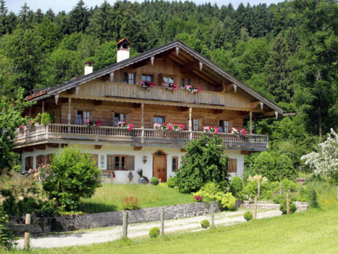 https://images.im-web.de/objekt_pics/obj_full_32952_001.jpg