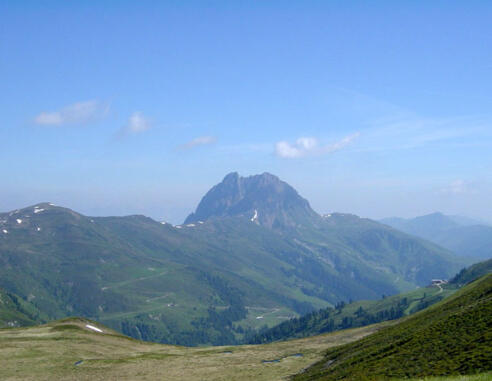 Ausblick zum Gr. Rettenstein (2.362 m) im Wildkogelgebiet