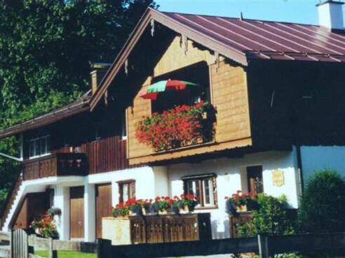 https://images.im-web.de/objekt_pics/obj_full_31788_001.jpg