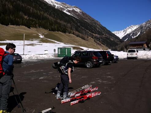 Großer kostenfreier Parkplatz von Niederthai