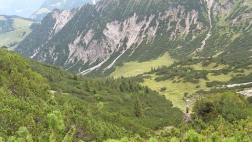 Galinaalpe auf dem Abstiegsweg von den Hohen Köpfen aus.