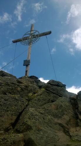 Das Gipfelkreuz am Hörndle (2985m)