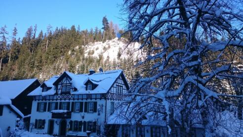 Gasthof Bischofsmühle im Winter