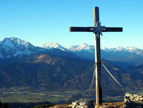 Schlenken 1649m mit Göll und Watzmann