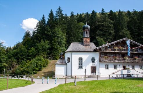 Kirche und Quelle "Zum heiligen Kreuz" in Wildbad Kreuth