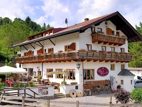 bergmuehle-im-fruehling-fuer-web_3