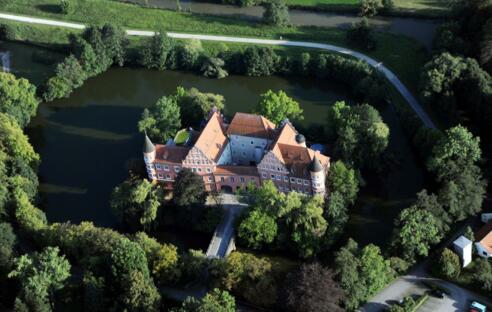 Wasserschloss Taufkirchen (Vils) von oben